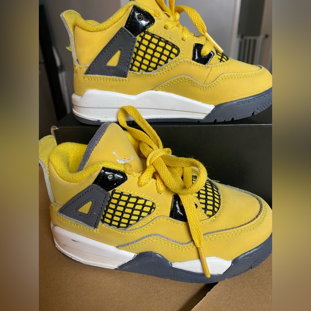 Jordan 4 Retro
